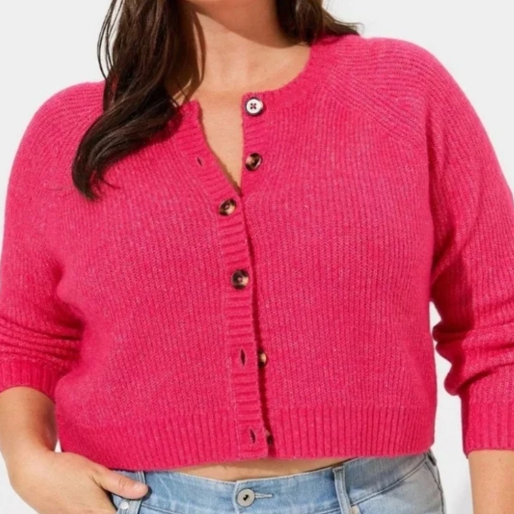 Torrid Hot Pink Cropped Cardigan Sweater Size 1 super cute fuchsia
